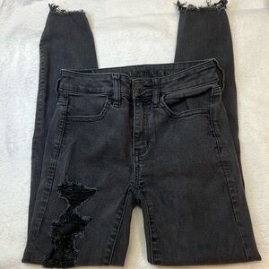 COPY - American Eagle Black Hi-Rise Jeggings. Size 2. EUC. Distressed and frayed